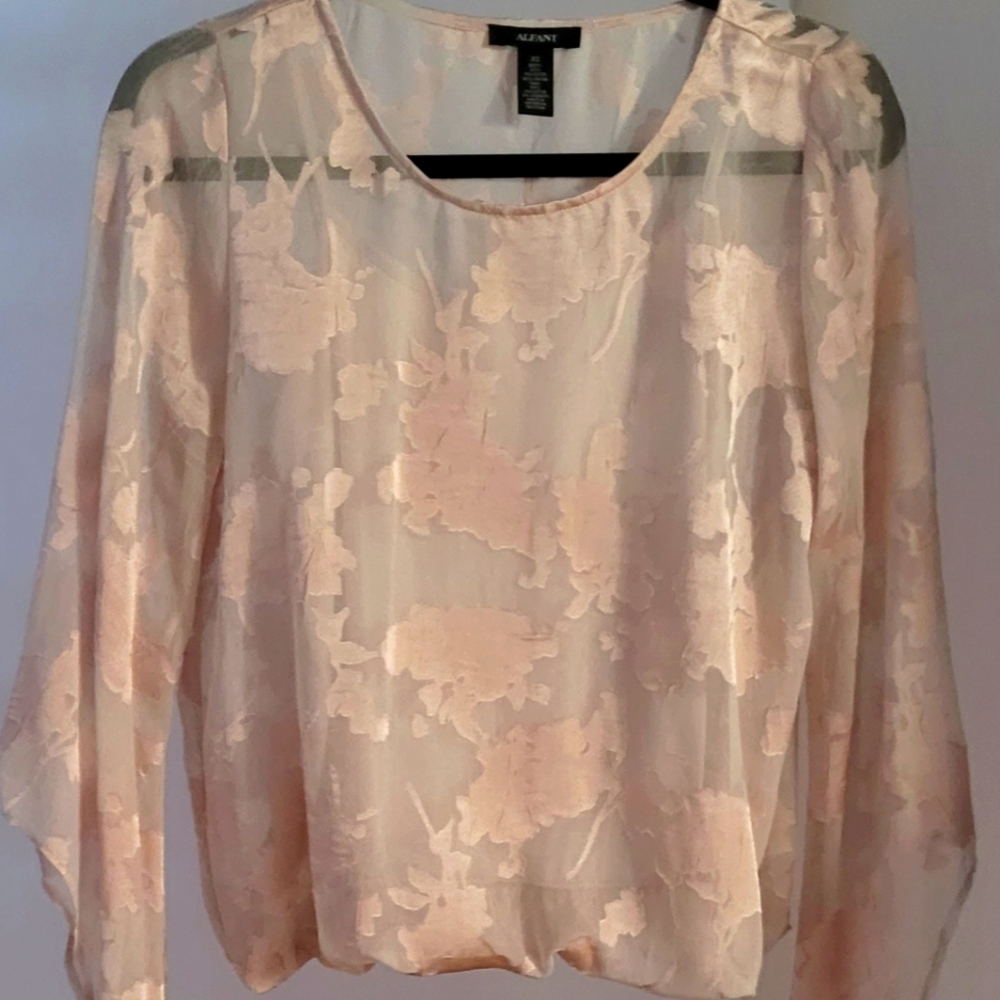 Alfani printed bell sleeve blouse  XS